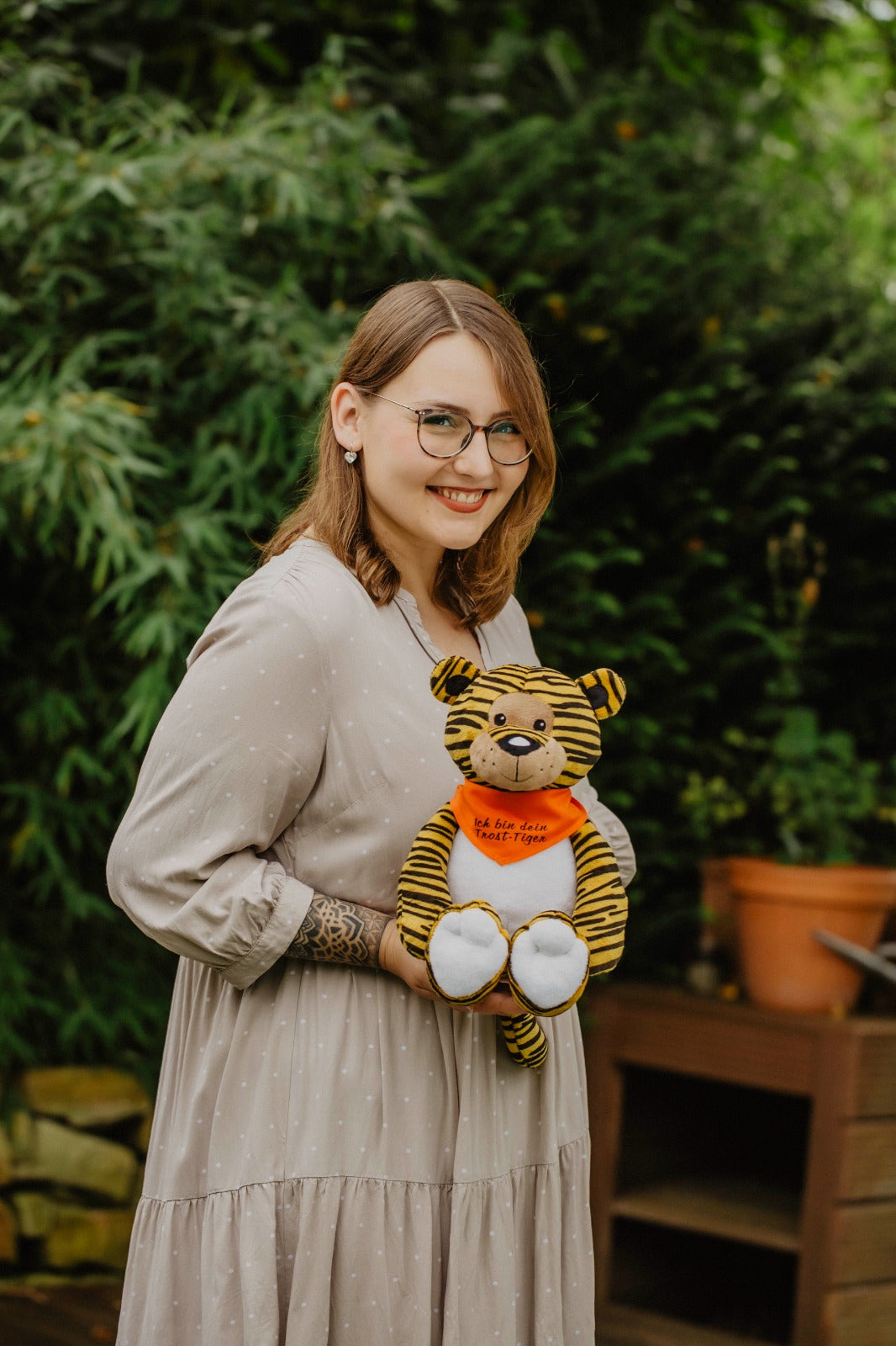 Großer Trost-Tiger mit personalisiertem Halstuch, 40 cm